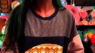Brunette Solo Webcam Masturbation