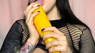 Big boob brunette masturbates on webcam