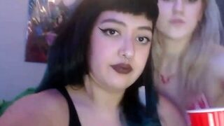 Blonde teen vicki toy fuck her shave sex holes