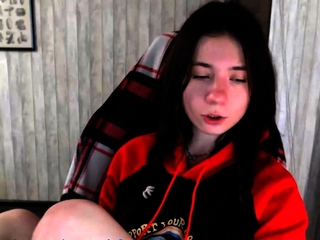 Brunette Solo Webcam Masturbation