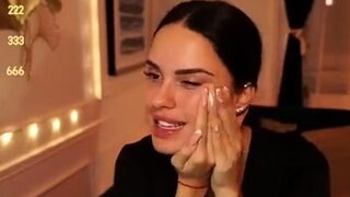 Brunette Solo Webcam Masturbation