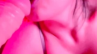 Amateur brunette double toying on webcam