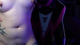 Amateur Webcam Babes Going Solo