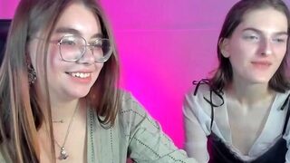 Amateur Webcam Teen Masturbates And Teases